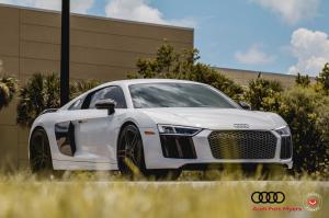 Audi R8 V10 on Vossen Wheels (HC-1) 2017 года